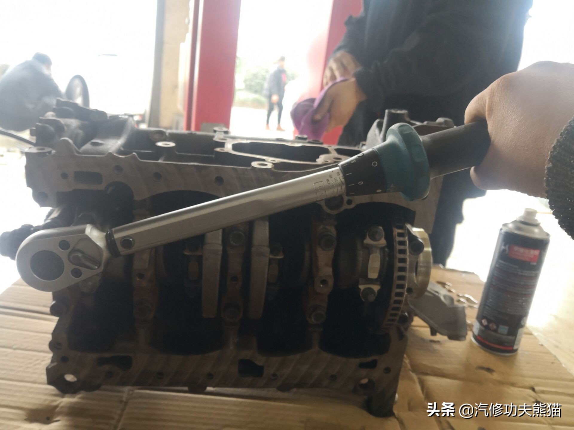 斯柯达昊锐发动机烧机油大修,18款的斯柯达为什么烧机油