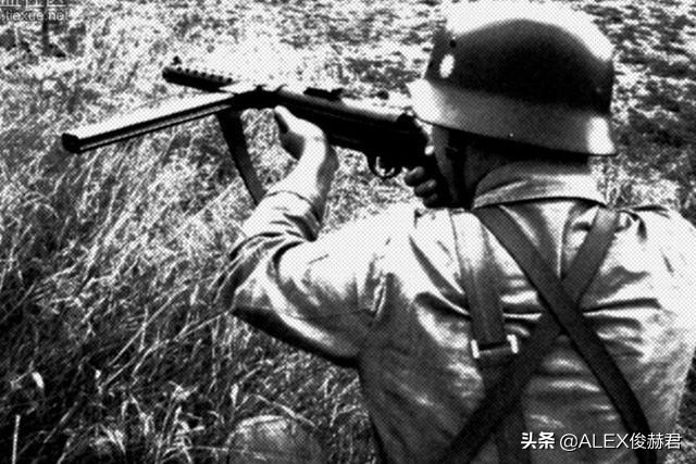 火力凶猛的冲锋枪：为何现代*队军**步兵班不再用，因为“天生”弱点