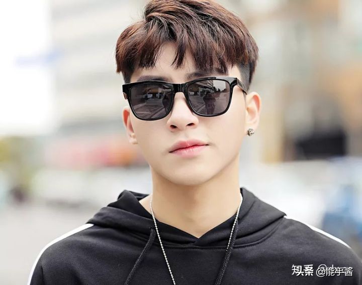 夏季有哪些实用又好看的男生配饰？（型男必看）