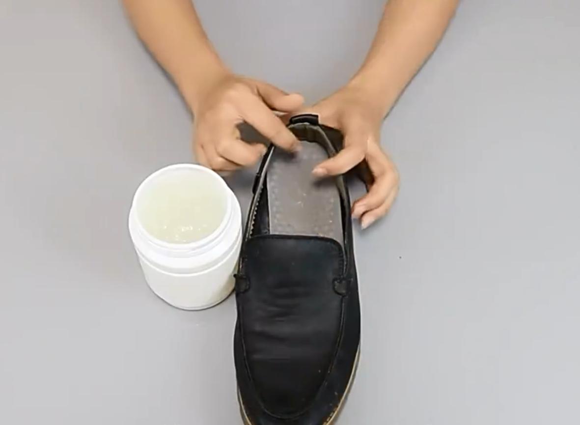 新鞋子前面挤脚怎么回事,老爹鞋鞋子前面挤脚怎么处理