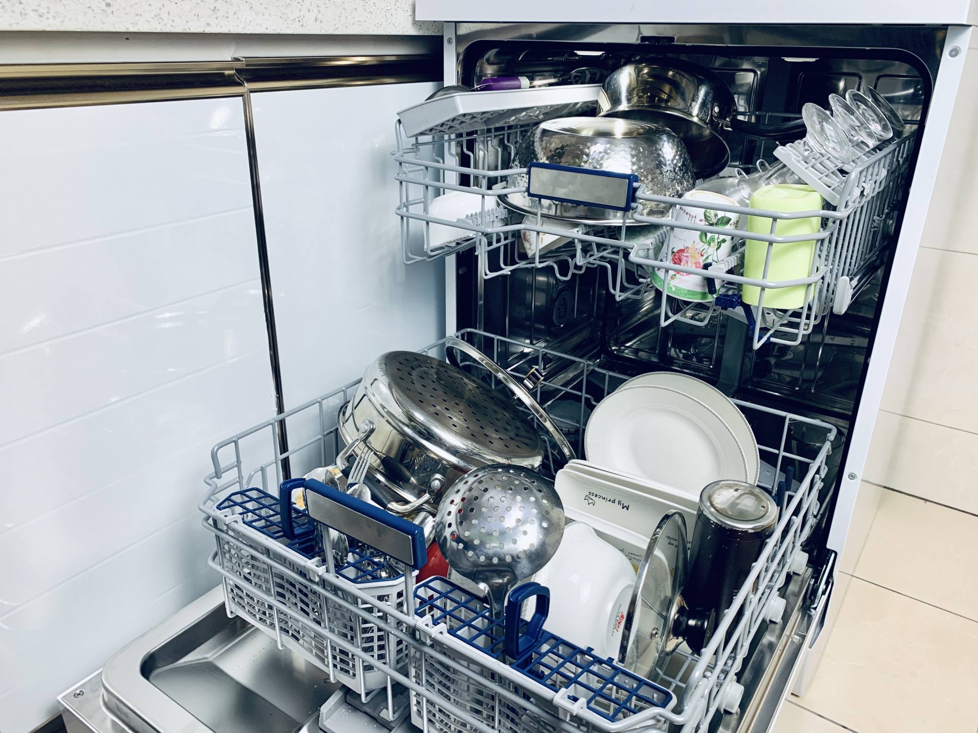 洗碗机选购攻略物美价廉,洗碗机怎么选购技巧和方法