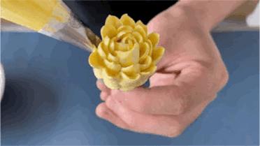 没有裱花袋裱花嘴泡芙奶油怎么挤,奶油裱花嘴怎么自做