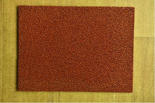 塑胶跑道翻新视频教程,旧塑胶跑道翻新施工