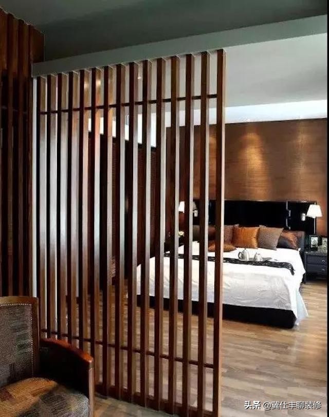 玄关用格栅和木饰面搭配效果图,木格栅玄关用什么点缀