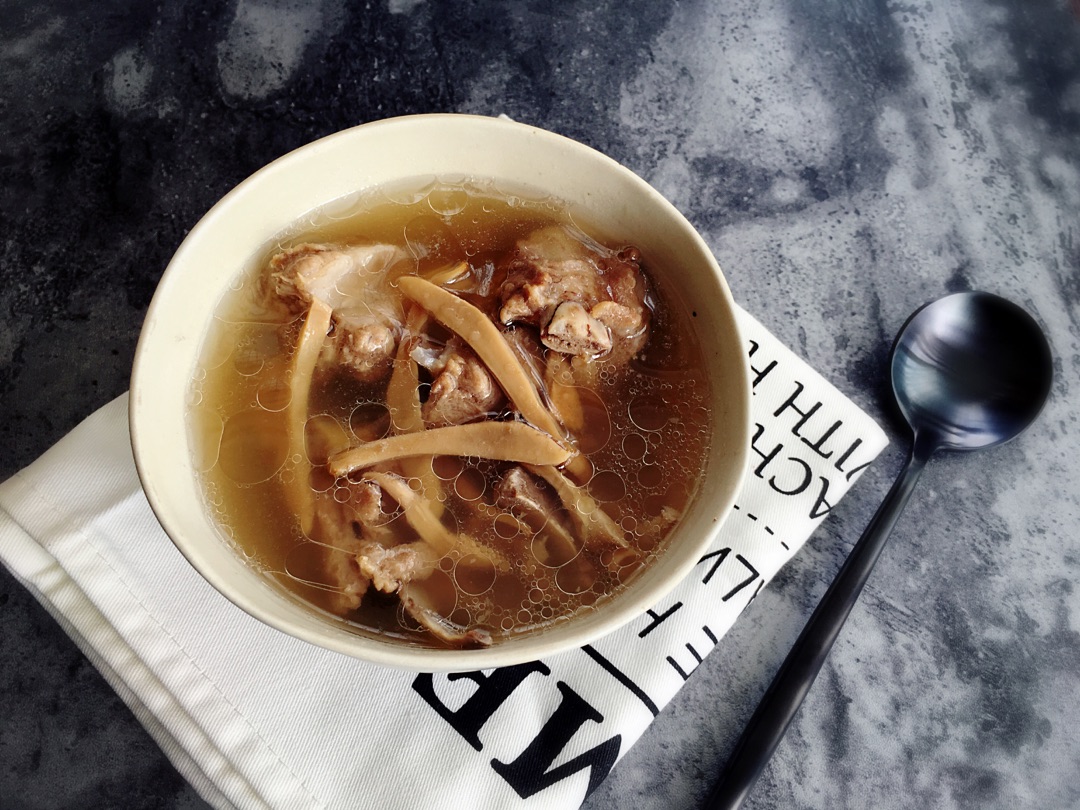 墨鱼黄豆排骨汤海带怎么煲比较好,猪脚墨鱼汤花生眉豆汤