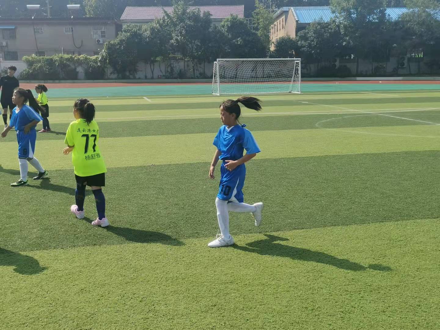 锦屏县小学足球联赛,转动足球