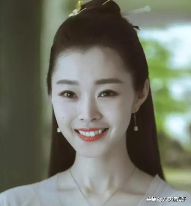 烤瓷牙失败的女明星,有老虎牙的女明星有谁