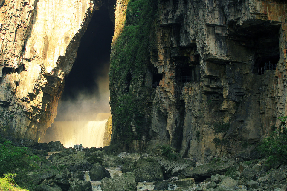 贵州织金县：一个织金洞，一道宫保鸡丁如何能够留住游客？