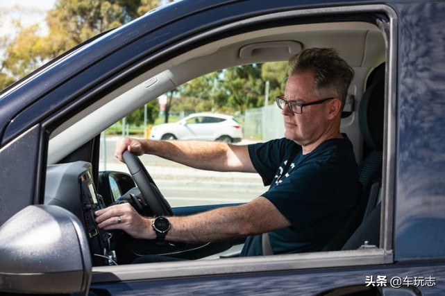 奔驰威霆2022款新车都有哪些改动,奔驰七座商务2021款威霆v级报价