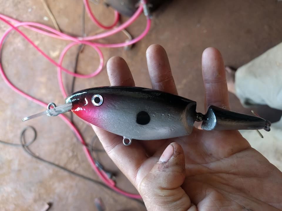 高手果然在民间，牛人不舍得买路亚鱼饵竟自己做，这手艺绝了