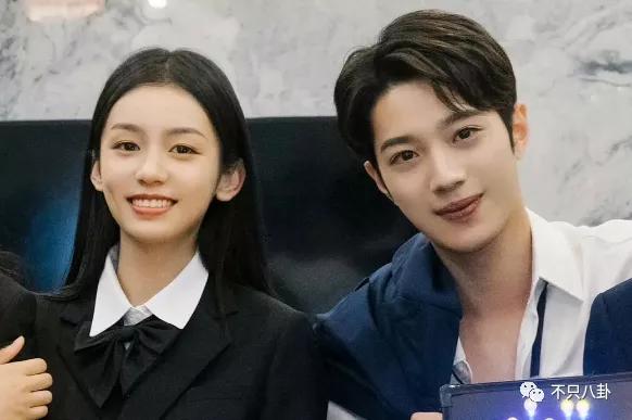 周也和赖冠霖真的在一起吗,周也和赖冠霖的恋情是真的吗