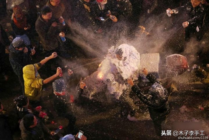 七彩莲花挂件的编法,梅花挂件编法教程