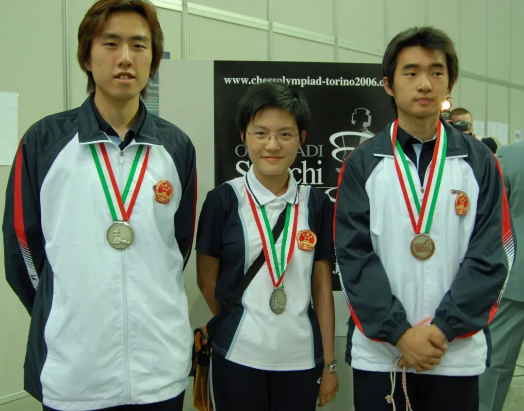 谈笑凯歌还致敬来时路——济南银丰国象队庆功会旁记