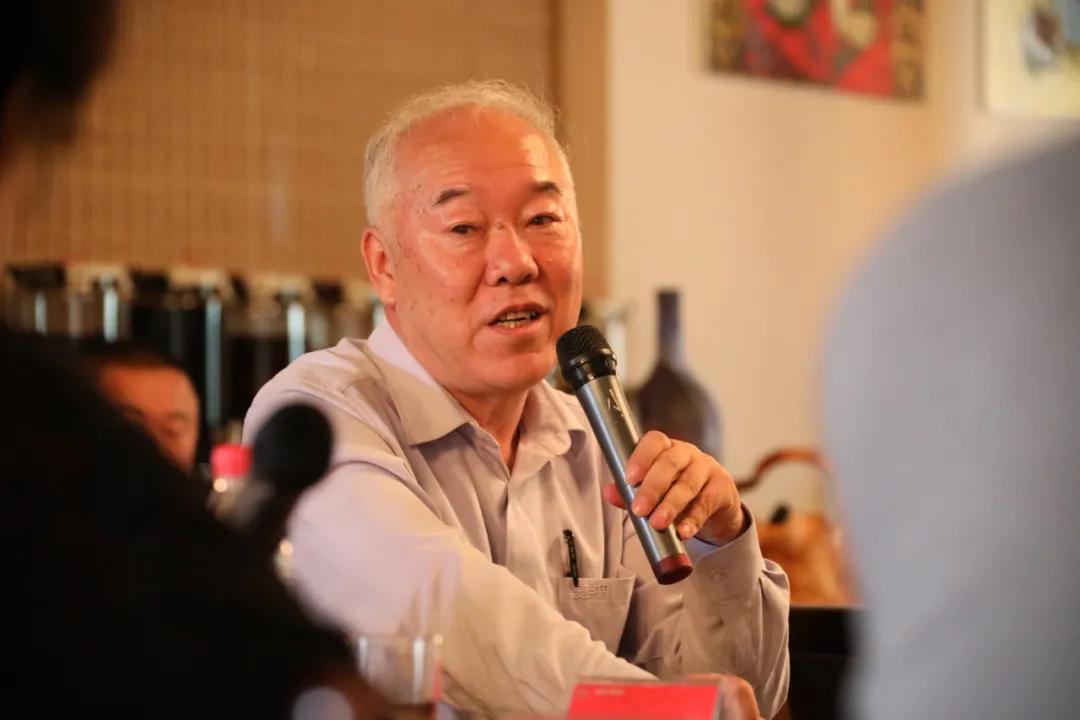 麦克思：轰轰烈烈的汉堡下乡