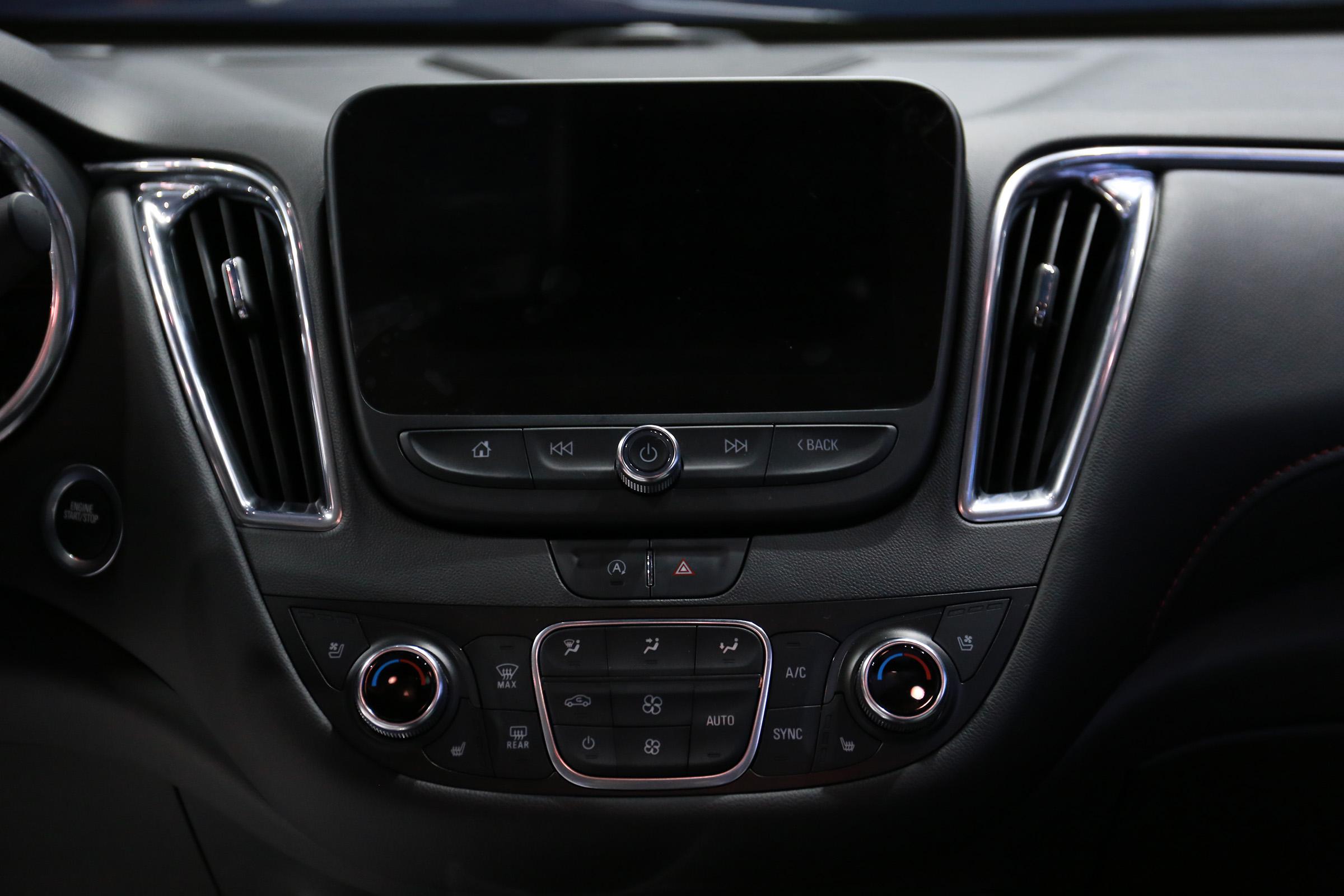 迈锐宝xl和凌渡屌丝三宝,迈锐宝XL新款老款同框