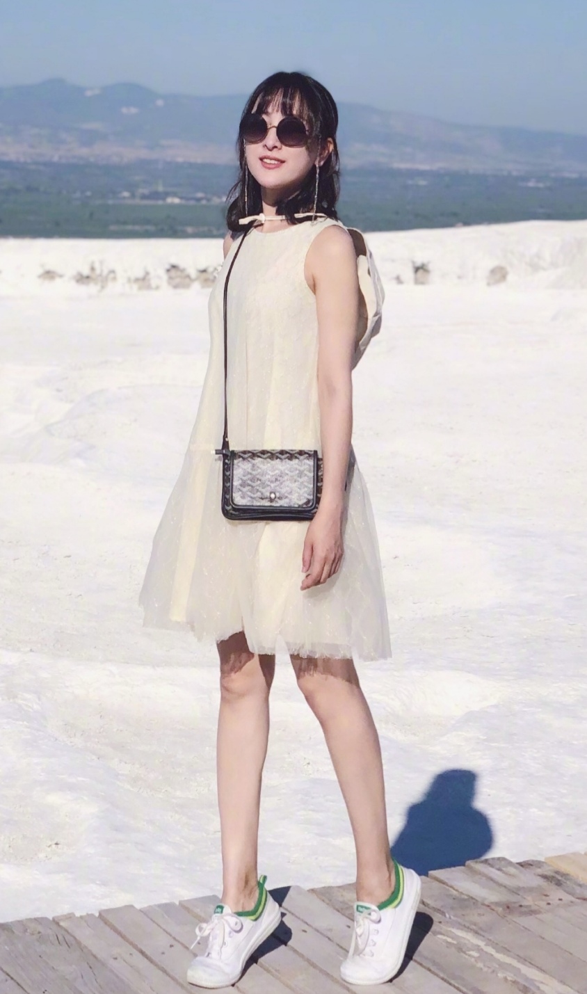 马苏惊艳露脐装写真,马苏惊艳礼服