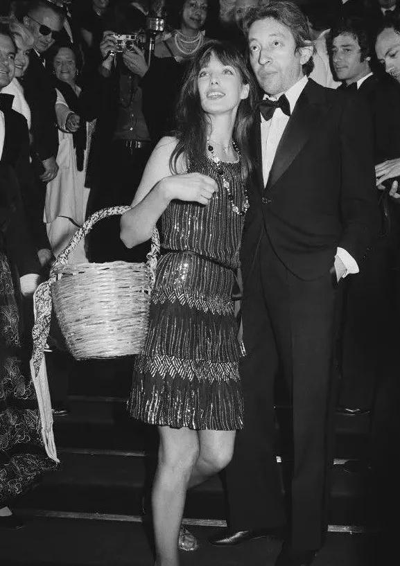 穷人背再贵的包别人也觉得是假的,当别人问我为什么背那么贵的包