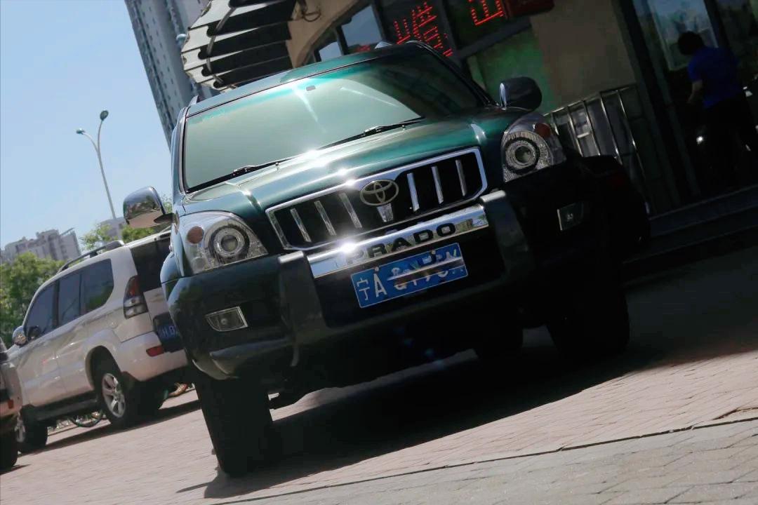 经典老车丰田lc90翻新复活,老款普拉多120翻新