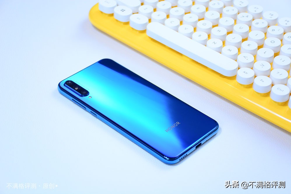 荣耀20青春版缺点,荣耀20青春版评测对比