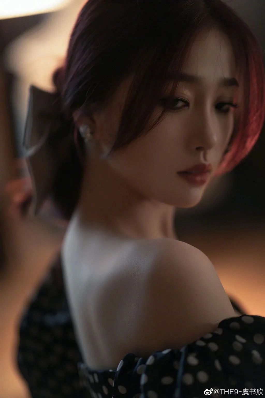 虞书欣说蝴蝶结是她的标志,虞书欣戴发箍