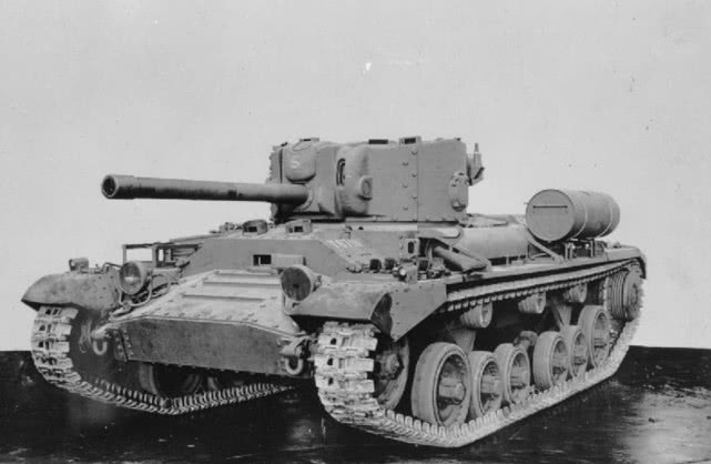 没有研发代号，皮薄馅大的瓦伦丁坦克，为何成了英国的救命稻草？