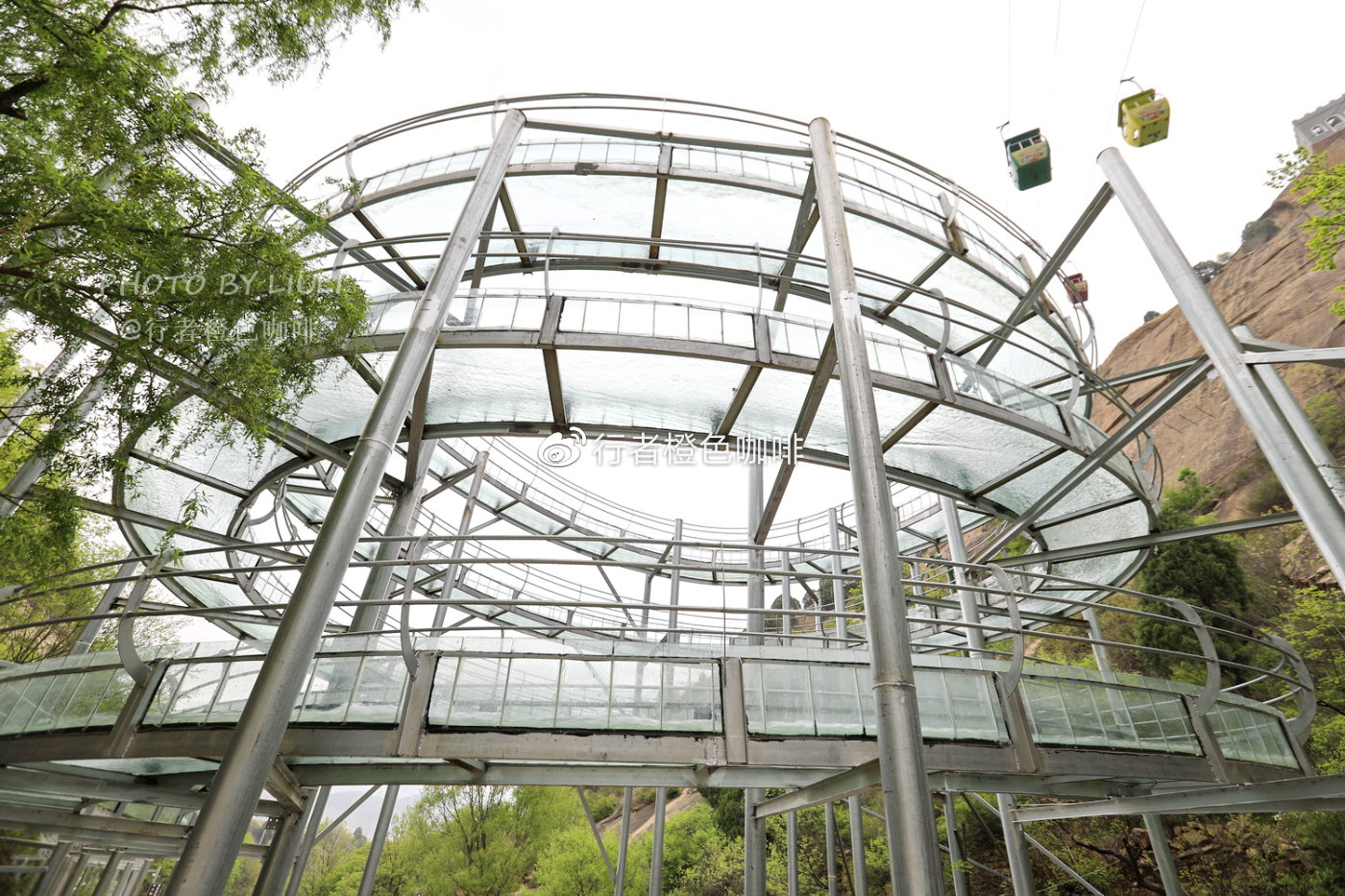 滑水冲浪刺激视频,北京密云清凉谷游玩攻略