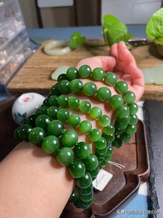 大学生暑假打工给爸妈买礼物,大学生打工赚钱给父母买礼物