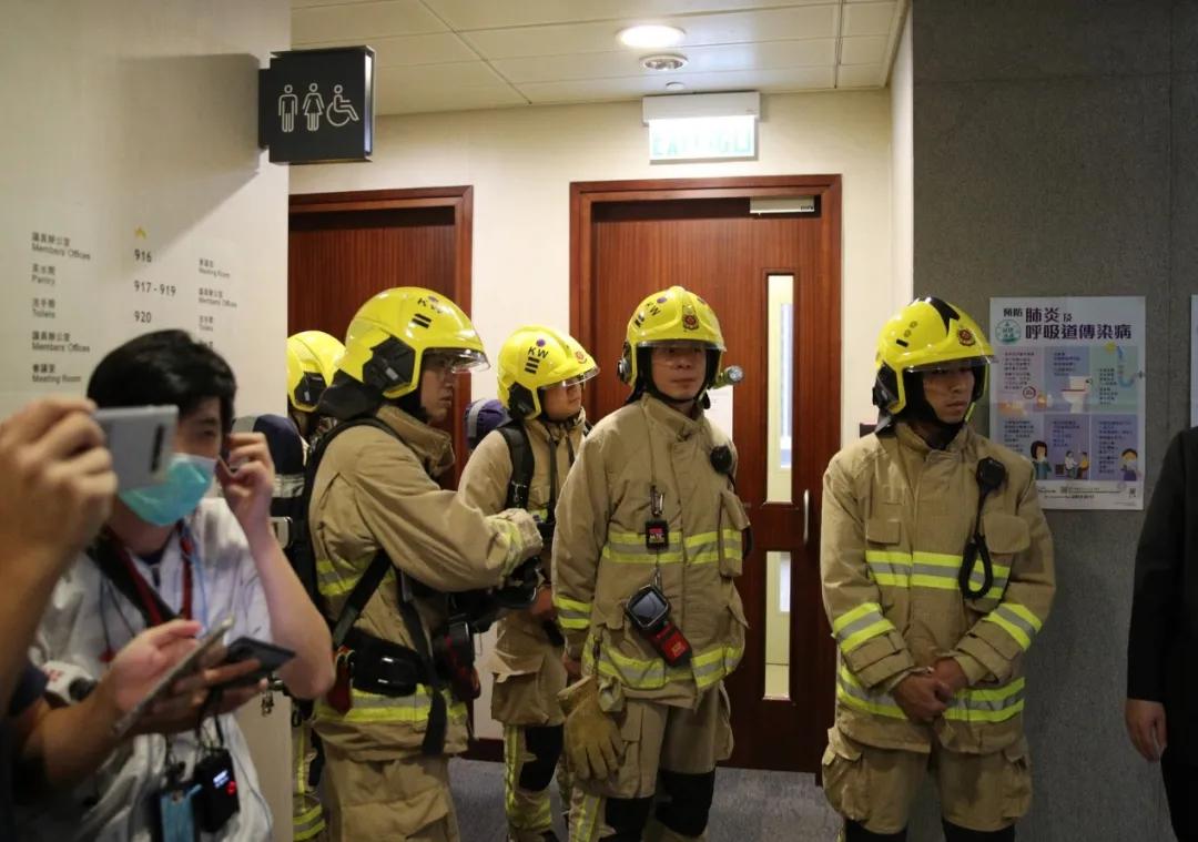 煽*政暴**棍被一场乌龙吓破了胆丨香港一日
