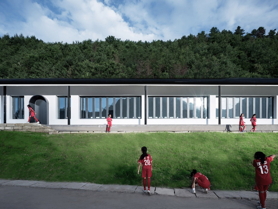 秦岭深处特色餐厅,秦岭山下100米食堂