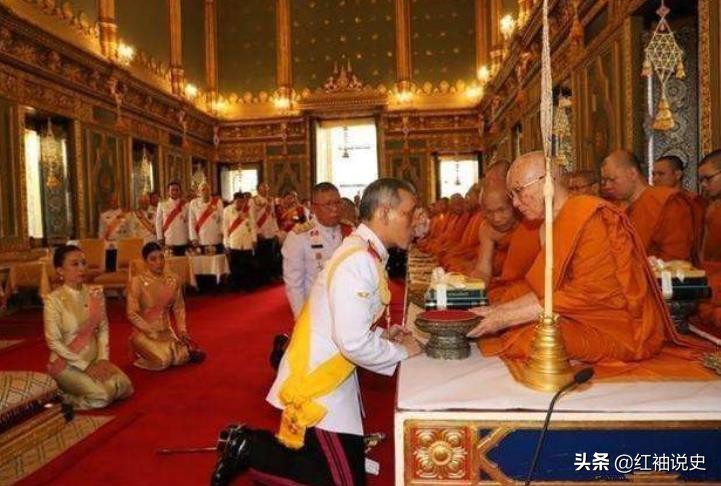 泰王跪拜泰国国王完整版,泰王跪拜中国皇帝