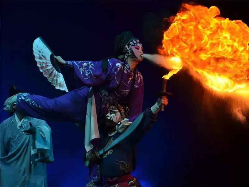 秦腔吹火绝活视频,秦腔吹火绝技连珠火