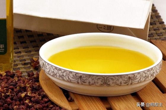 想要突出突出花椒麻味和香味,技巧很简单,只是在于掌握