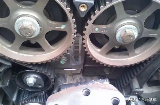 发动机正时皮带的更换步骤,车主自己换正时皮带