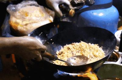 没有一份沮丧是蛋炒饭搞不定的，如果有就再来一碗