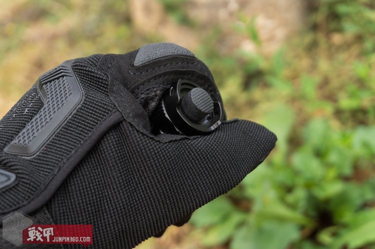 fenix菲尼克斯pd36rv2.0,fenix手电pd40r与pd36r哪个好