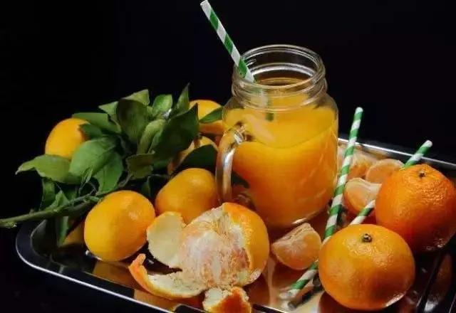 怎么用橘子皮自制口气清新剂,怎么用橘子皮做固体空气清新剂