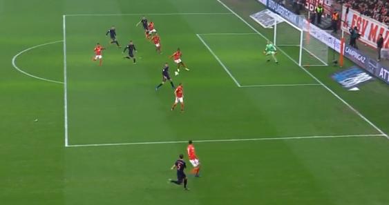 「深度评论」冬歇之后硬仗之前聊聊最近半个月拜仁的攻与防