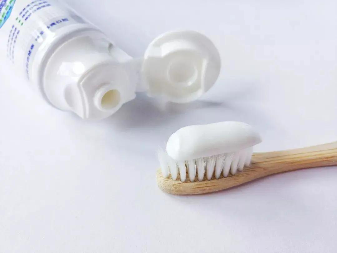 冬季儿童嘴唇干裂的原因,冬季嘴唇干裂是唇炎吗