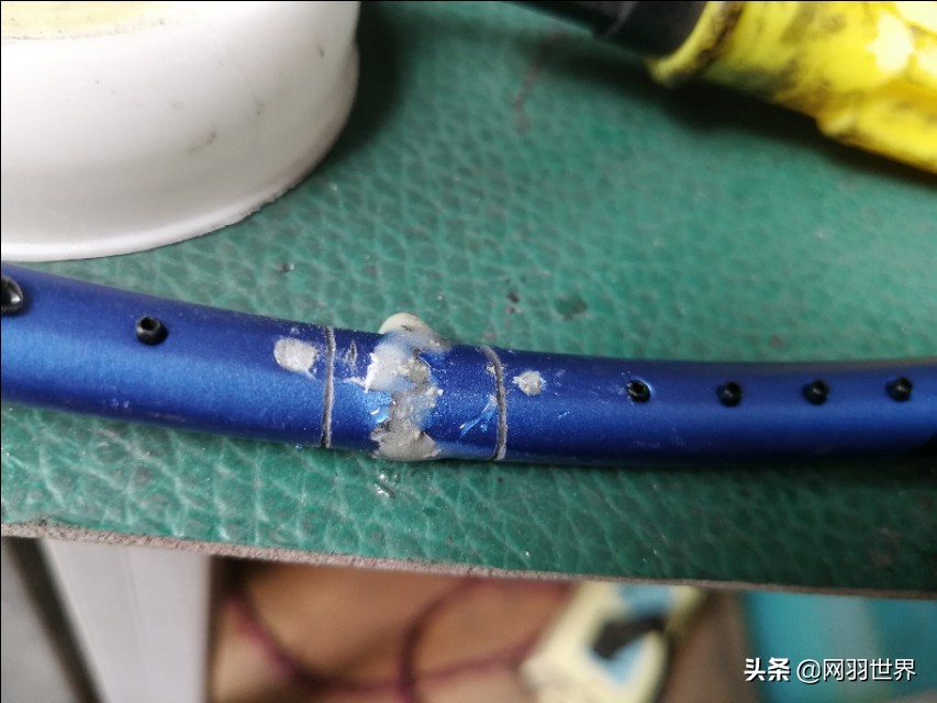 羽毛球拍断了修复教程,羽毛球拍的拍框断了怎么修理