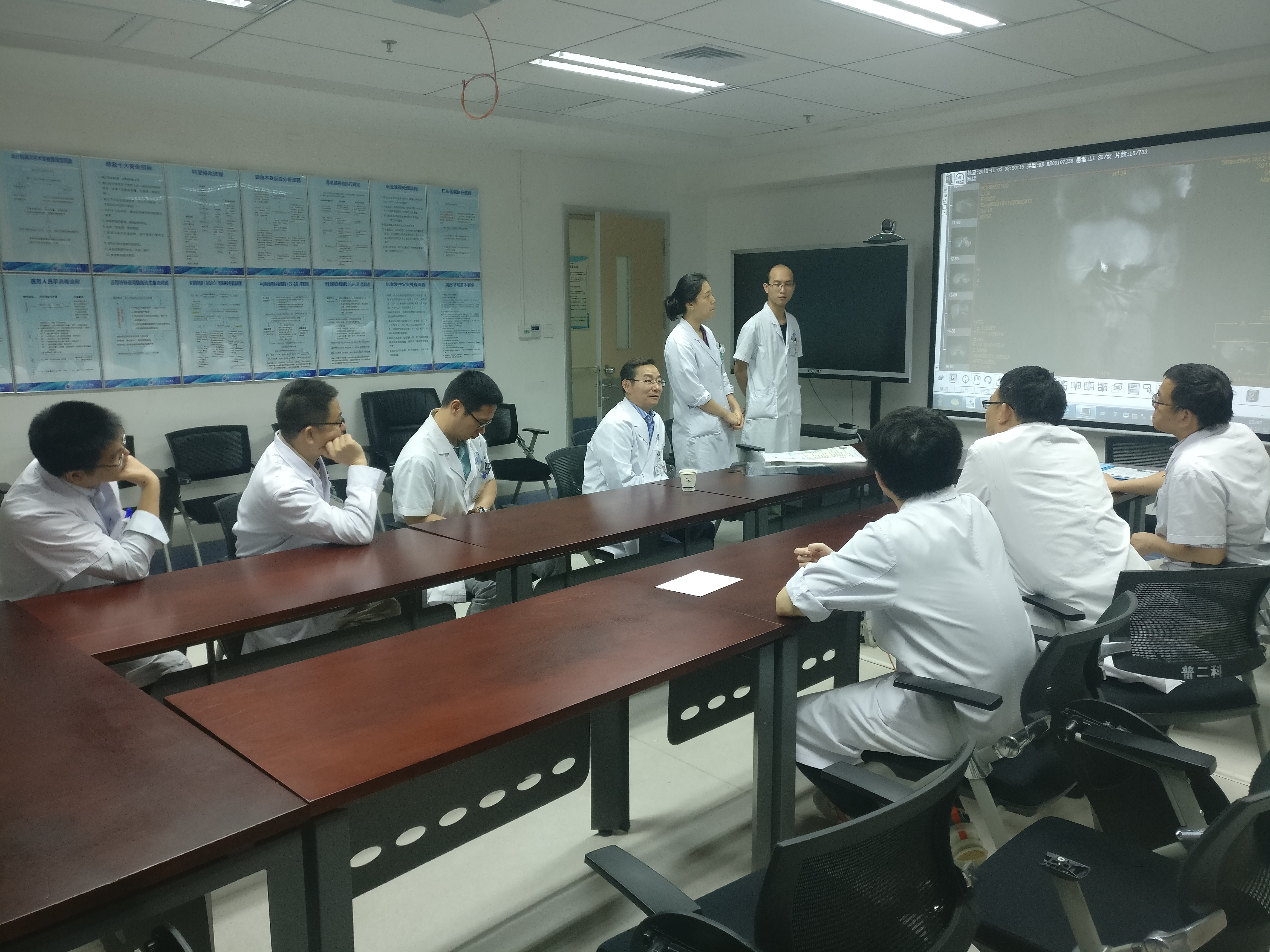 20名专家联手9小时切除罕见肿瘤,顶尖专家切除肝脏肿瘤