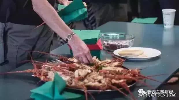 黑帮里面的钱和武器,黑帮用的东西是什么