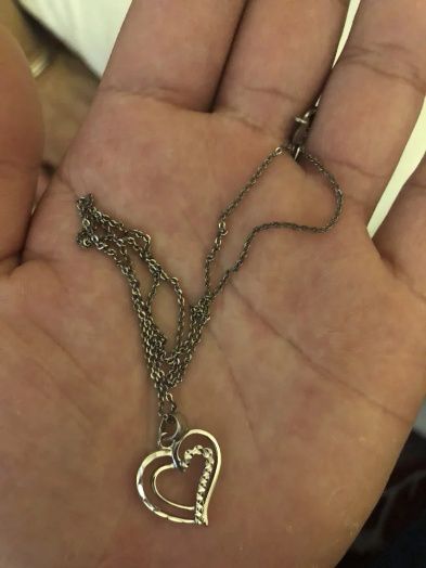 周大福银饰项链值得买吗,周大福黄金首饰展示高级感