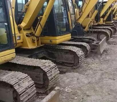 新手买二手挖掘机如何估价,10年以上二手挖掘机价格怎么评估