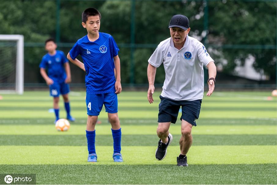 韦世豪试训阿贾克斯,幸运星足球小将