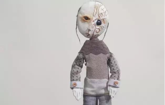 12岁男孩用捡来的破烂，亲手打造出一个暗黑王国，…