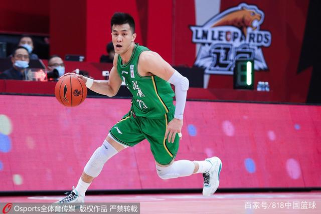 cba球员的球鞋是一场比赛换一次吗,cba球鞋是自己买的吗