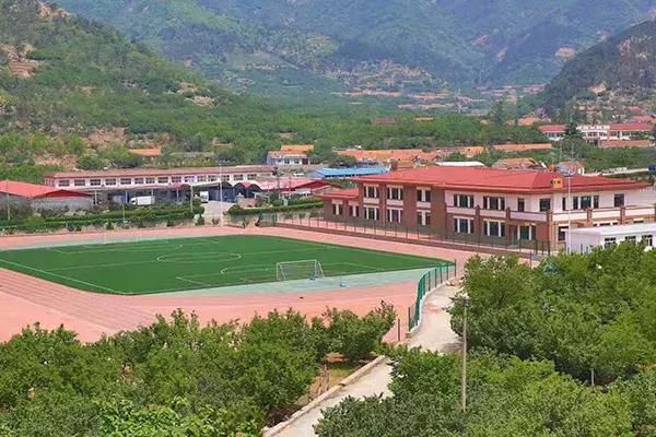 青岛浮山生态公园足球场,青岛西海岸大学城足球场