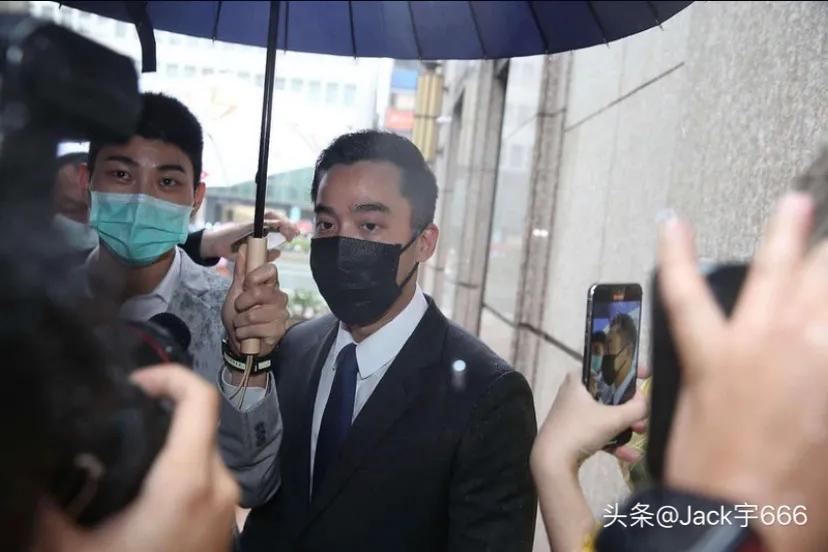 钟欣潼前夫赖弘国现状,钟欣潼和老公最新现状