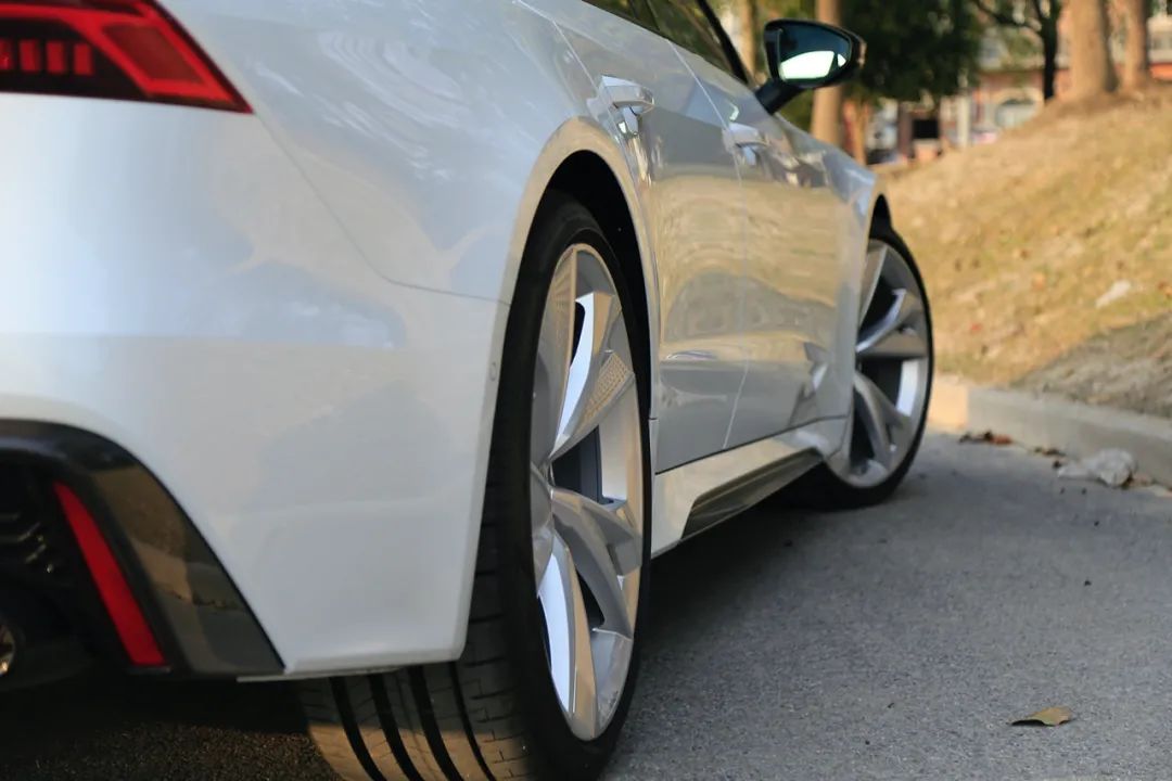 燃油车的魅力奥迪rs7,中国首台奥迪rs7-r