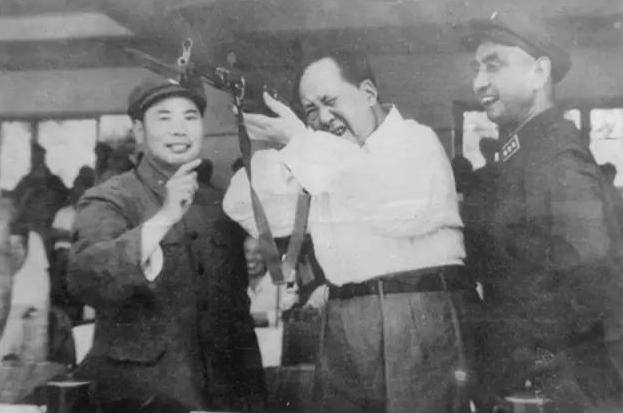 毛主席培育8341部队，战士要符合3大条件，名单由毛主席亲自审批